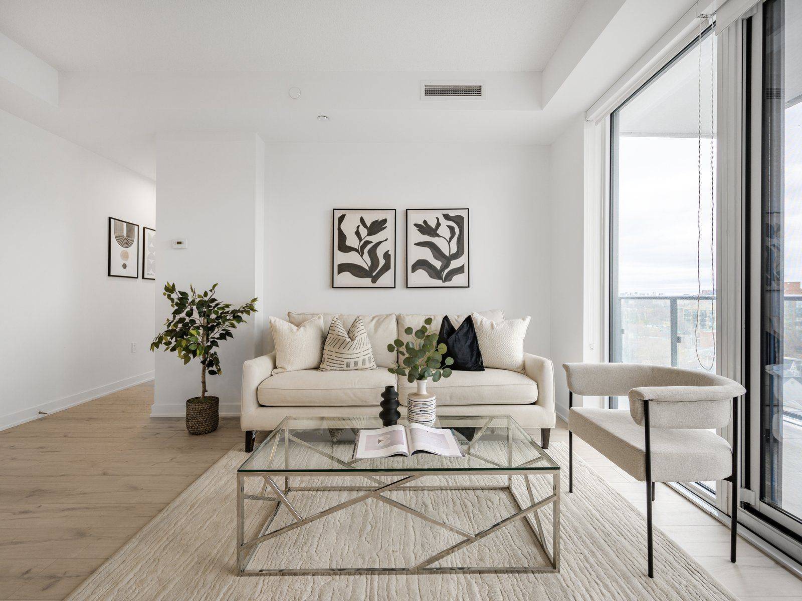 9 Tecumseth ST #1114, Toronto C01, ON M5V 0S5