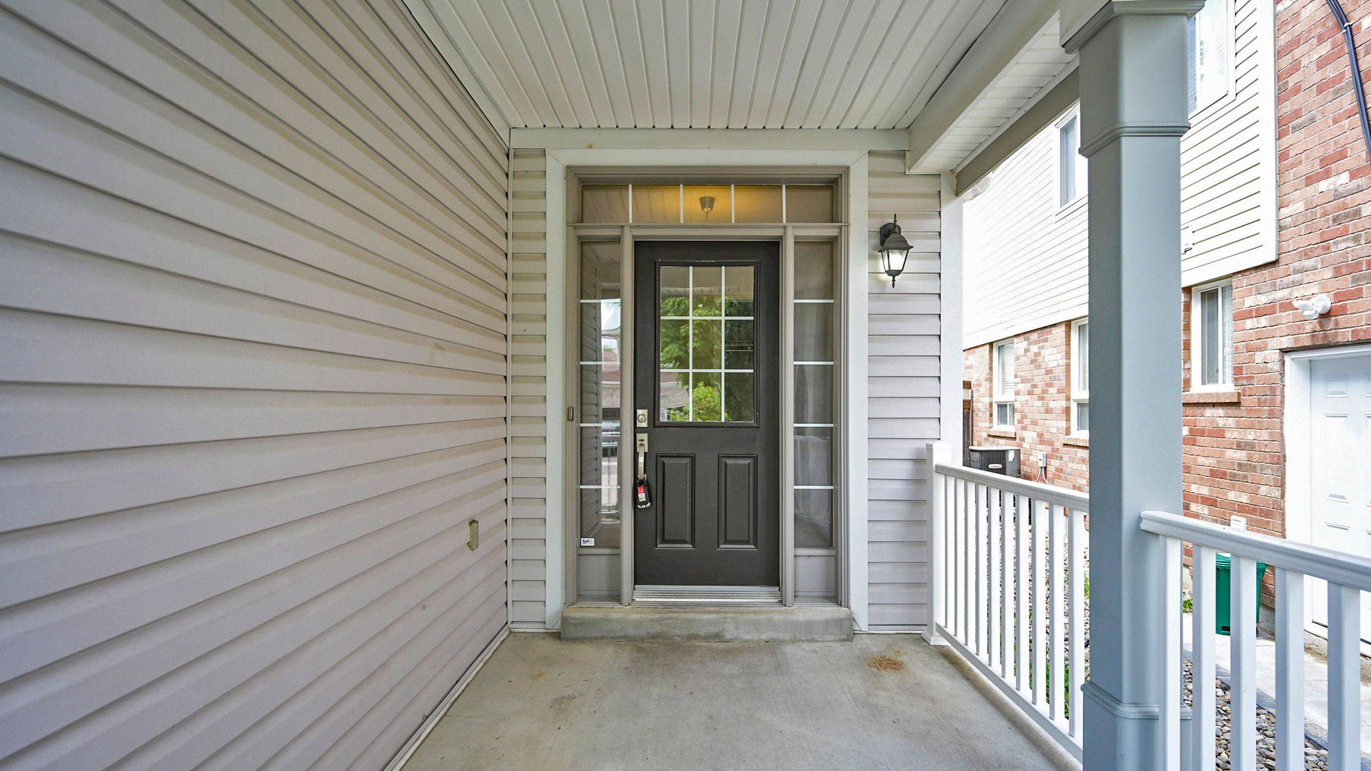 Oshawa, ON L1K 0K1,1558 Rorison ST