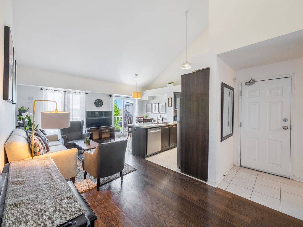 Toronto E04, ON M1L 0E7,653 Warden AVE #60