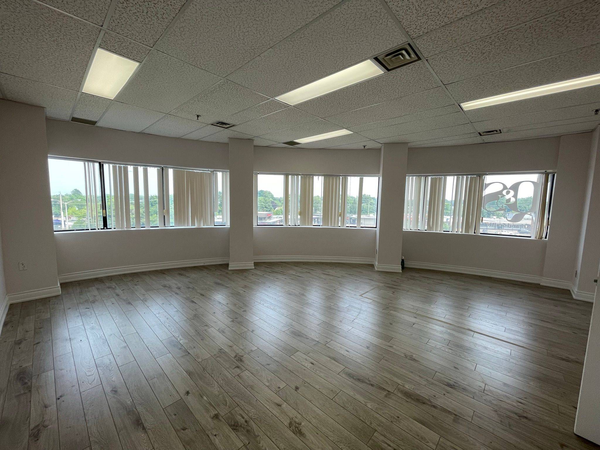 Toronto E08, ON M1M 1P2,3090 Kingston RD #403B