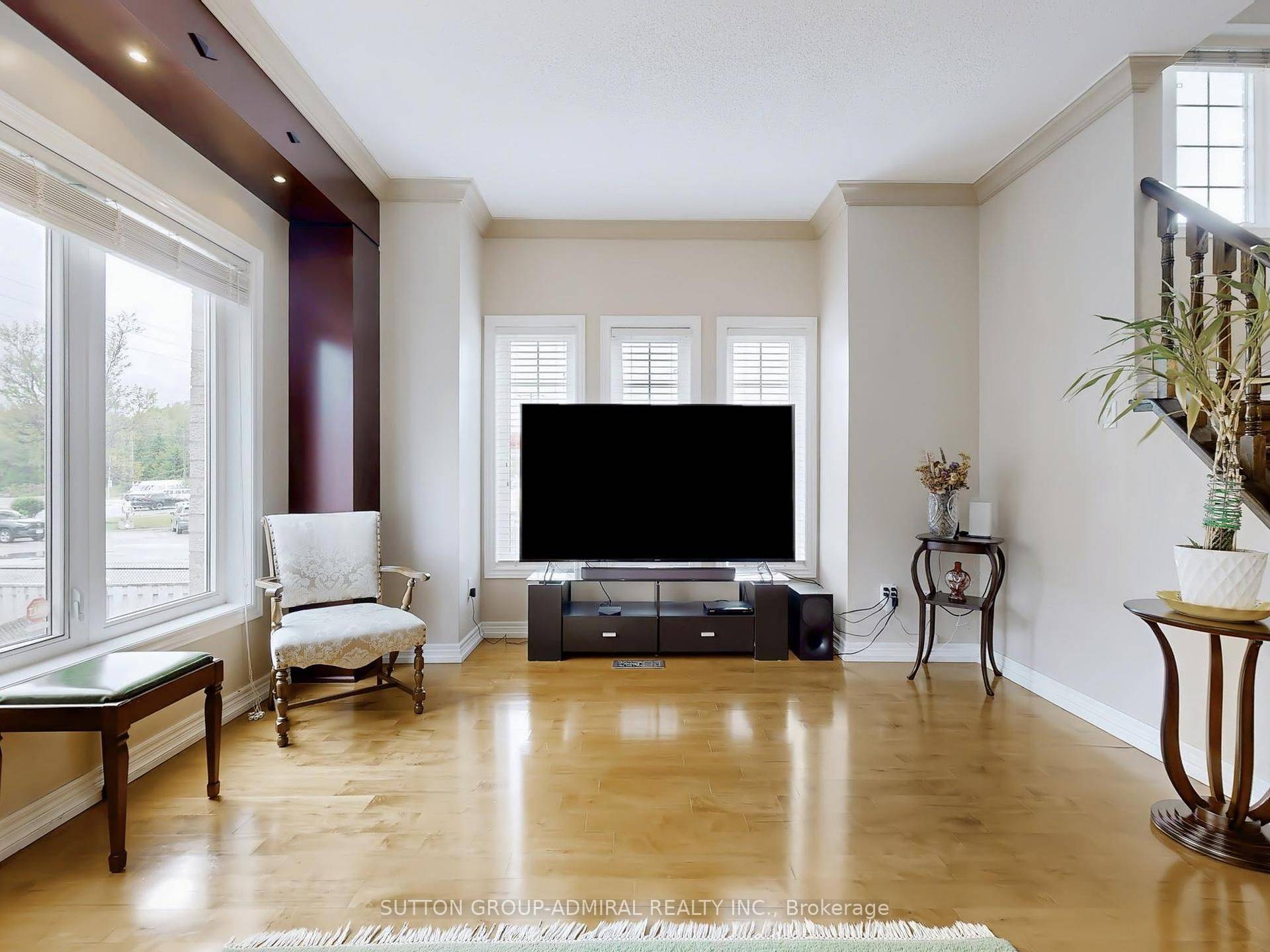 Richmond Hill, ON L4C 0N3,10719 Bathurst ST
