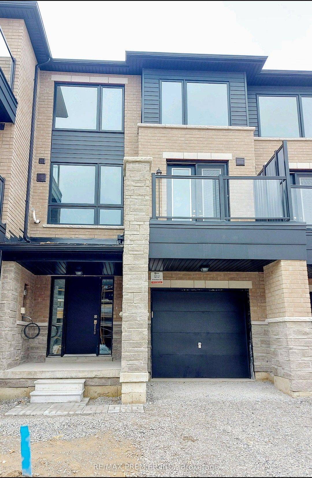 52 Red Maple LN, Barrie, ON L4N 0H7