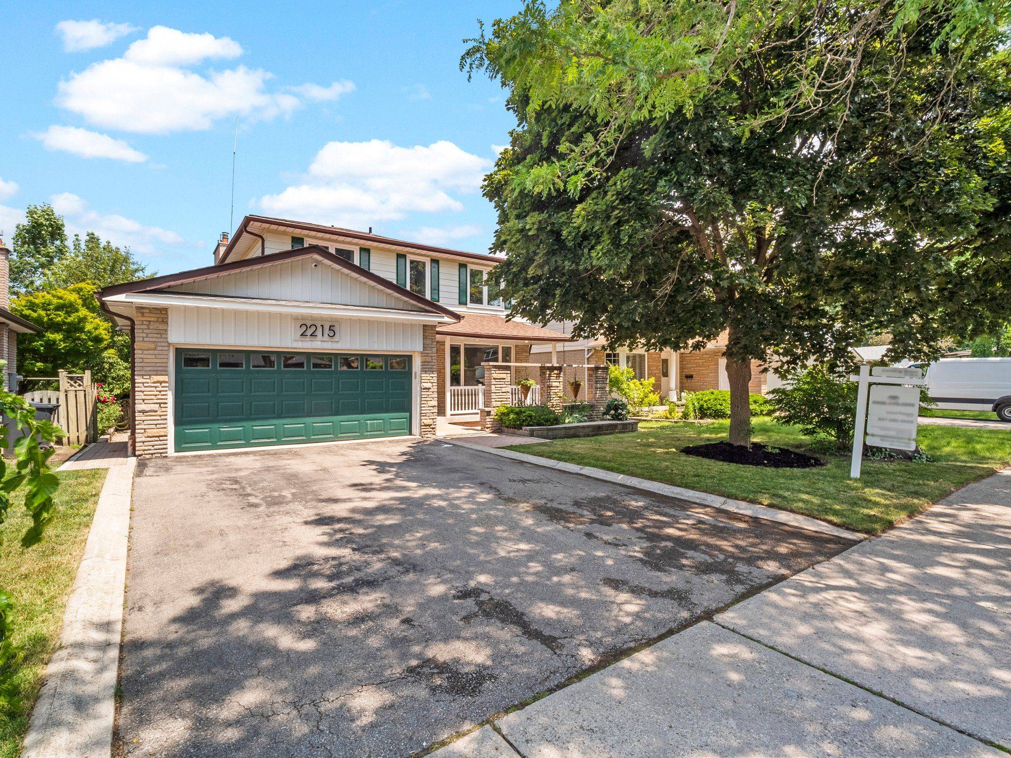 Mississauga, ON L5K 1V3,2215 Springfield CT