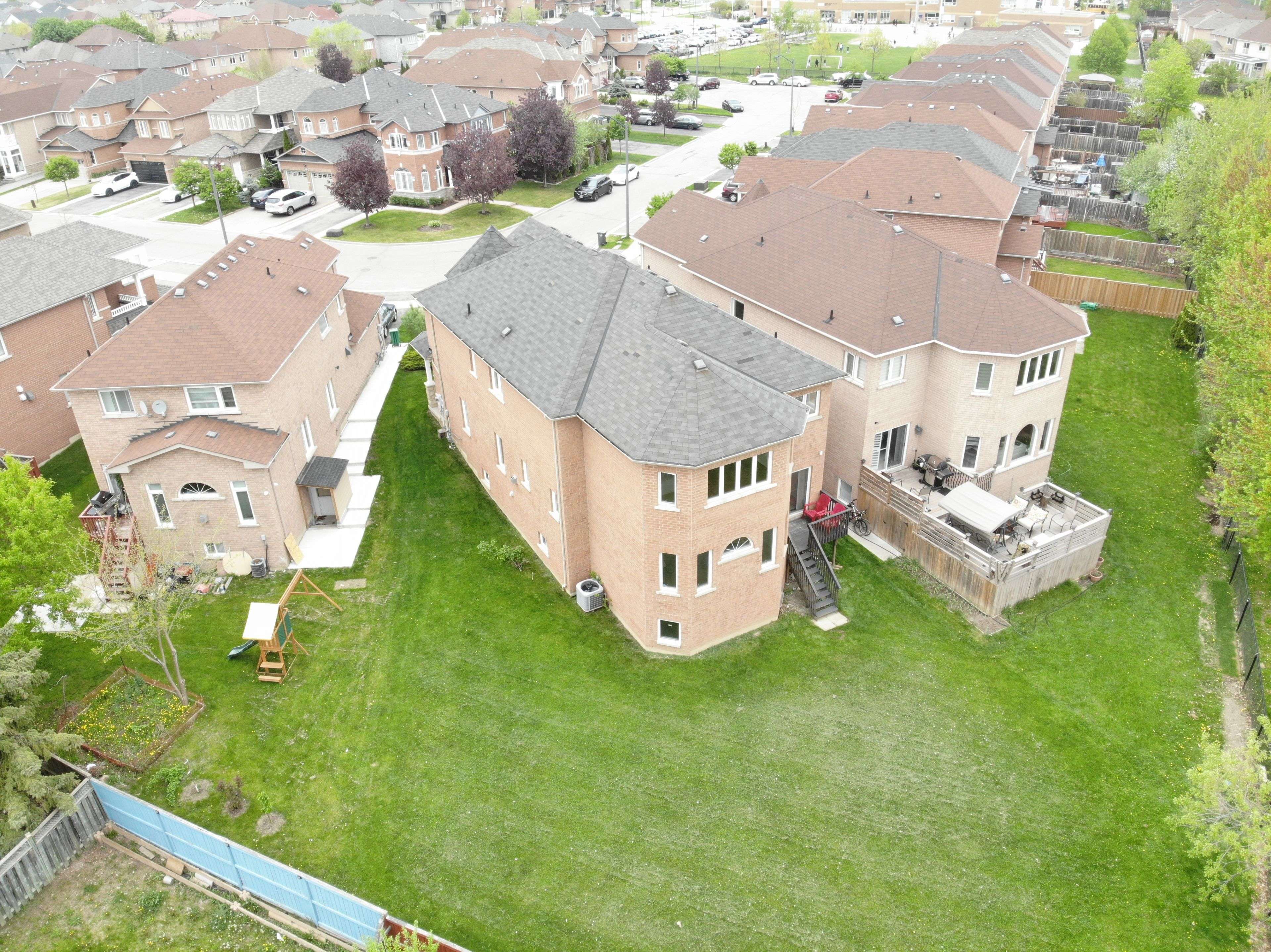 Mississauga, ON L5W 0A2,7272 MILANO CT