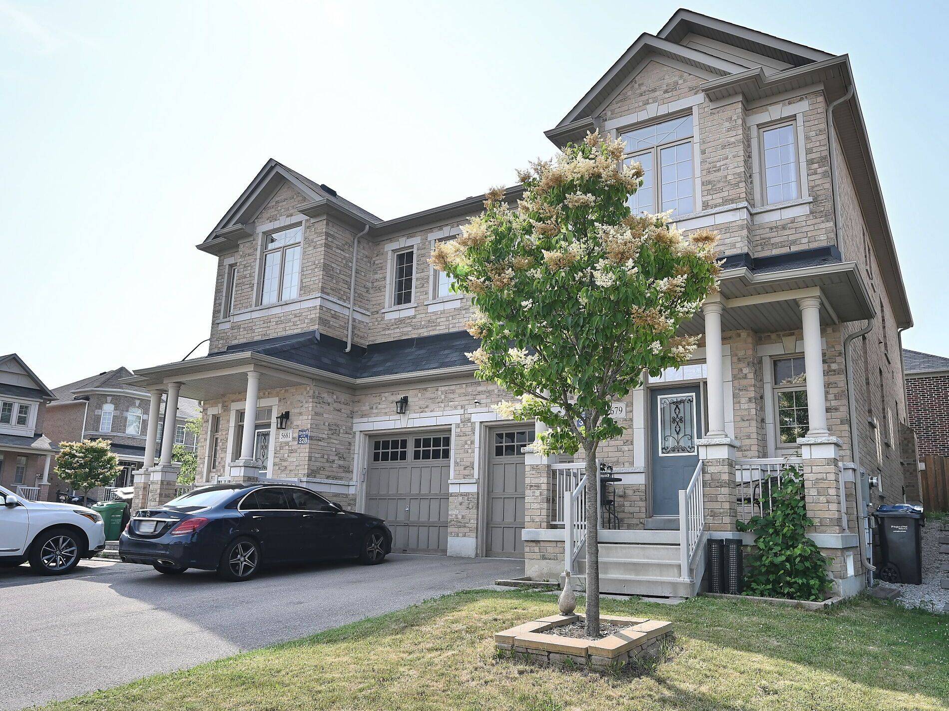 Mississauga, ON L5M 0N1,5679 Ethan DR