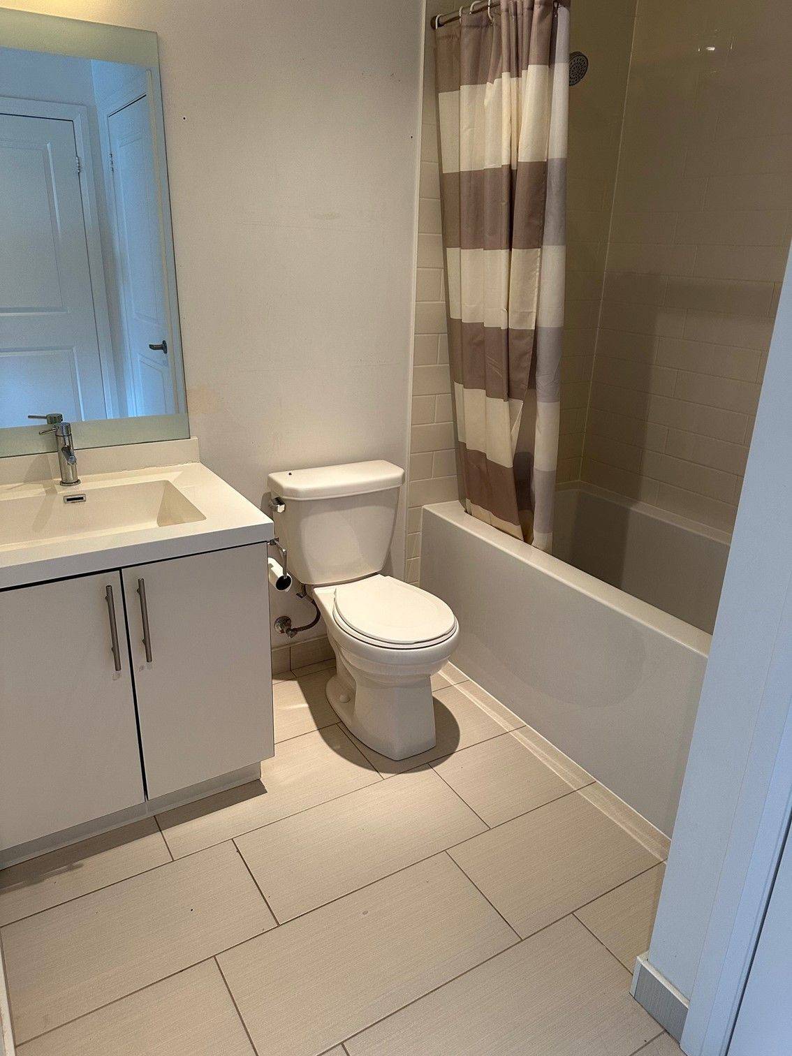 Burlington, ON L6K 0J1,65 Speers RD #1607