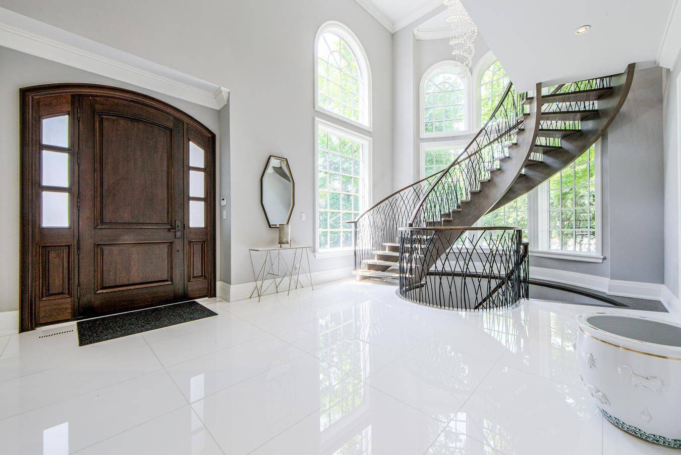 Oakville, ON L6H 4Z7,271 Westdale RD