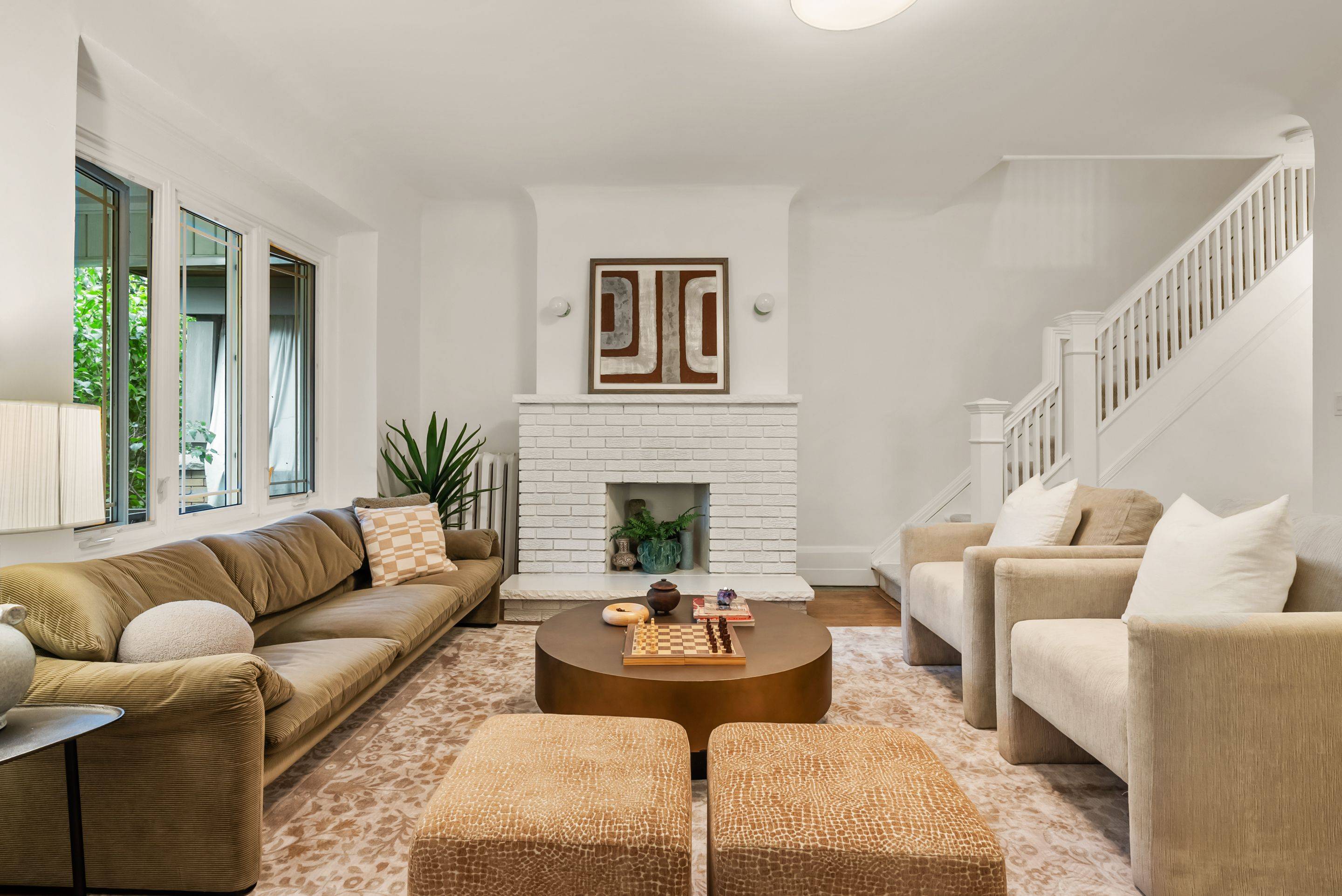 Toronto W02, ON M6P 1E9,215 Glenlake AVE