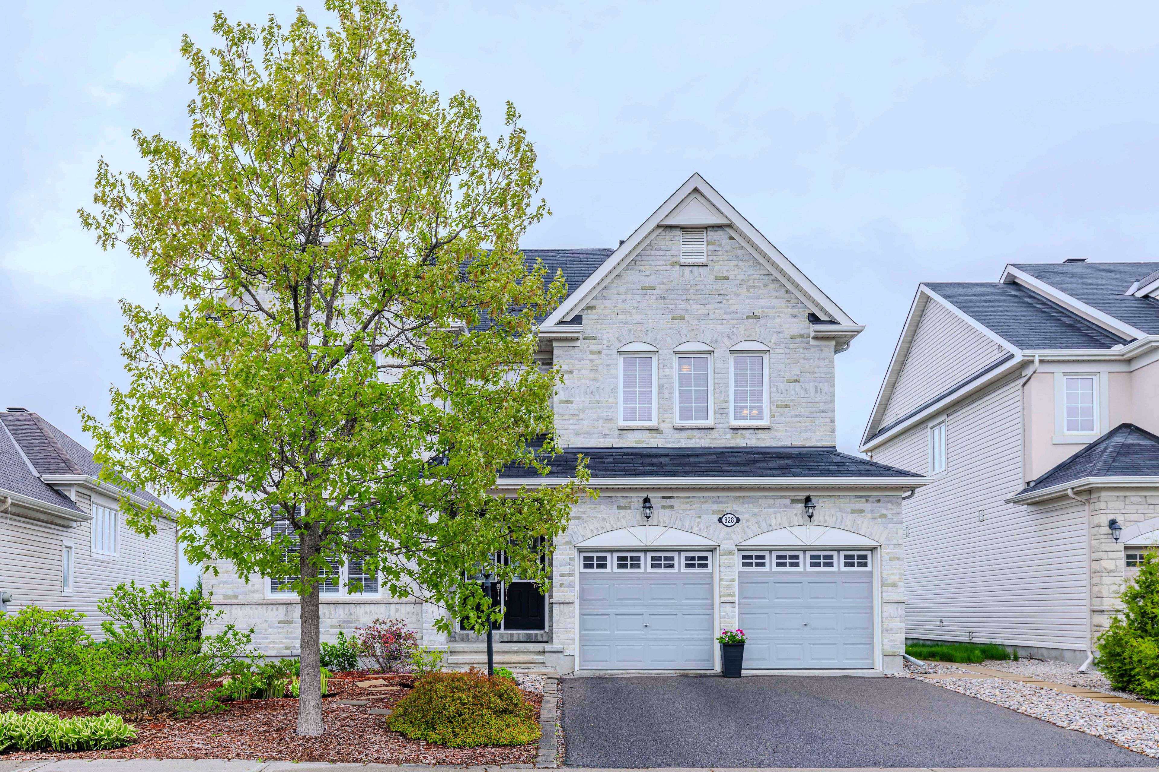 Barrhaven, ON K2J 5T9,828 Kilbirnie DR