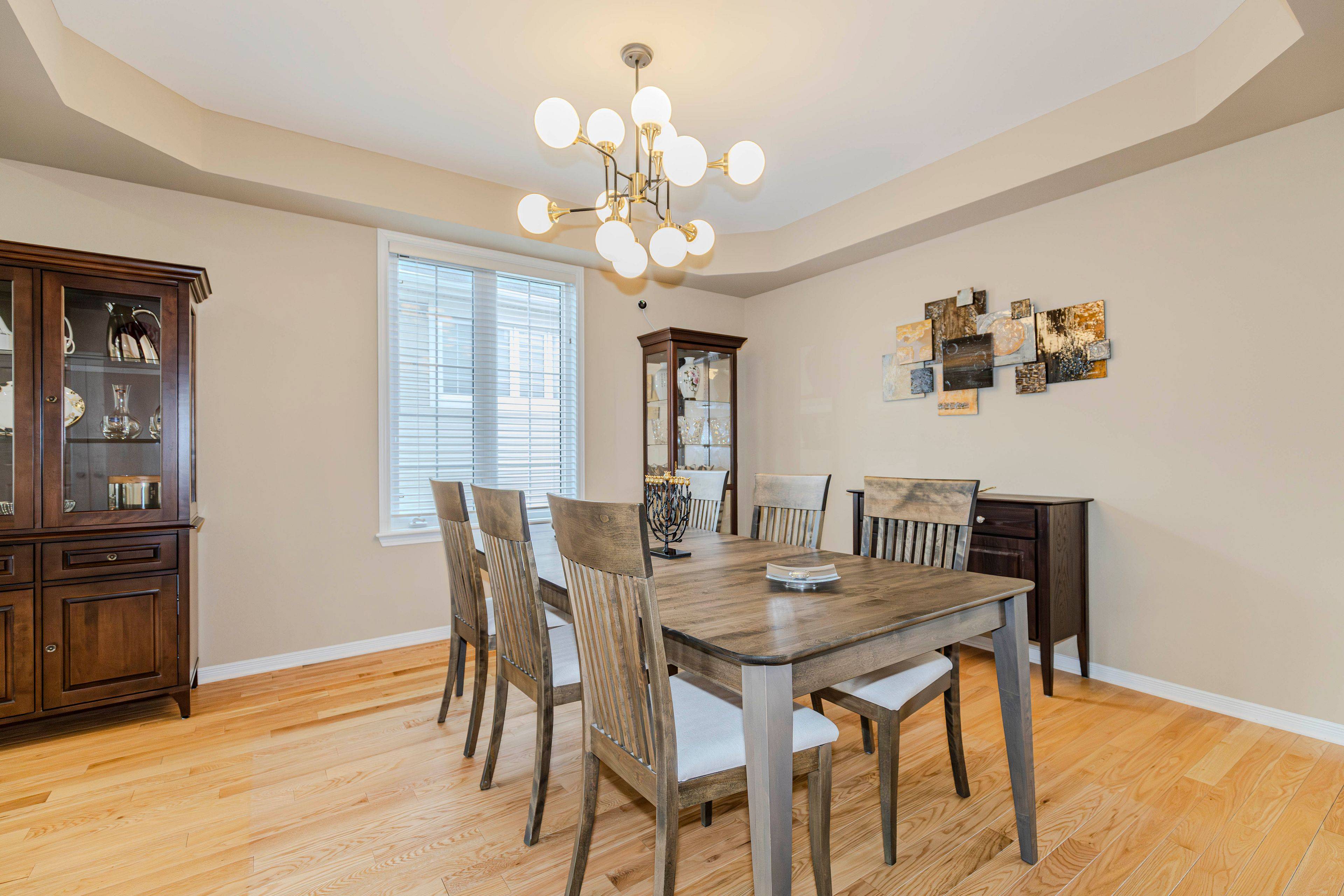 Barrhaven, ON K2J 5T9,828 Kilbirnie DR