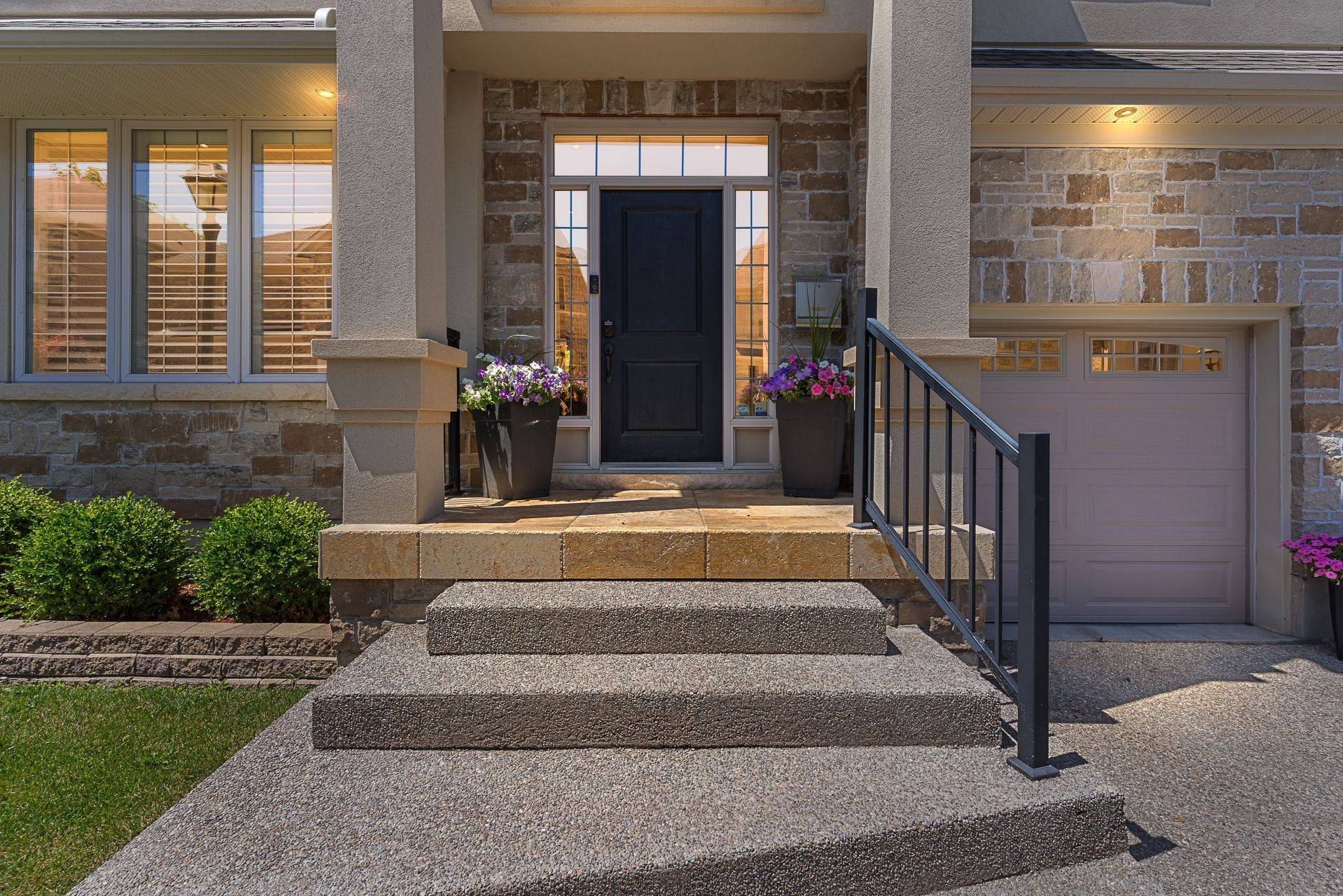 Kitchener, ON N2A 4M2,258 Edgewater CRES #8