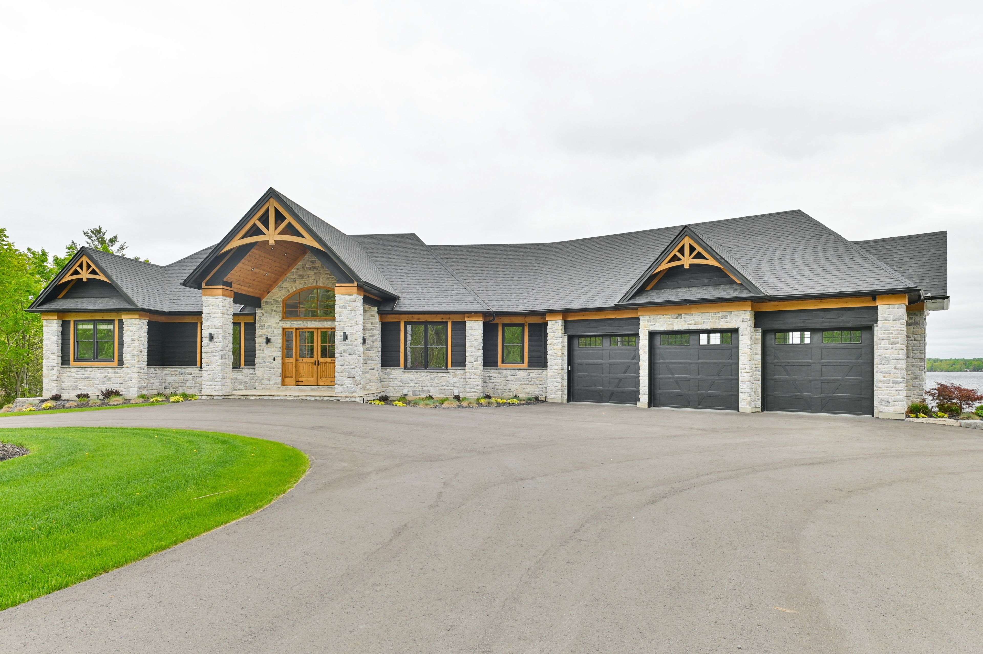 Centre Hastings, ON K0K 2K0,555 Mile Point LN