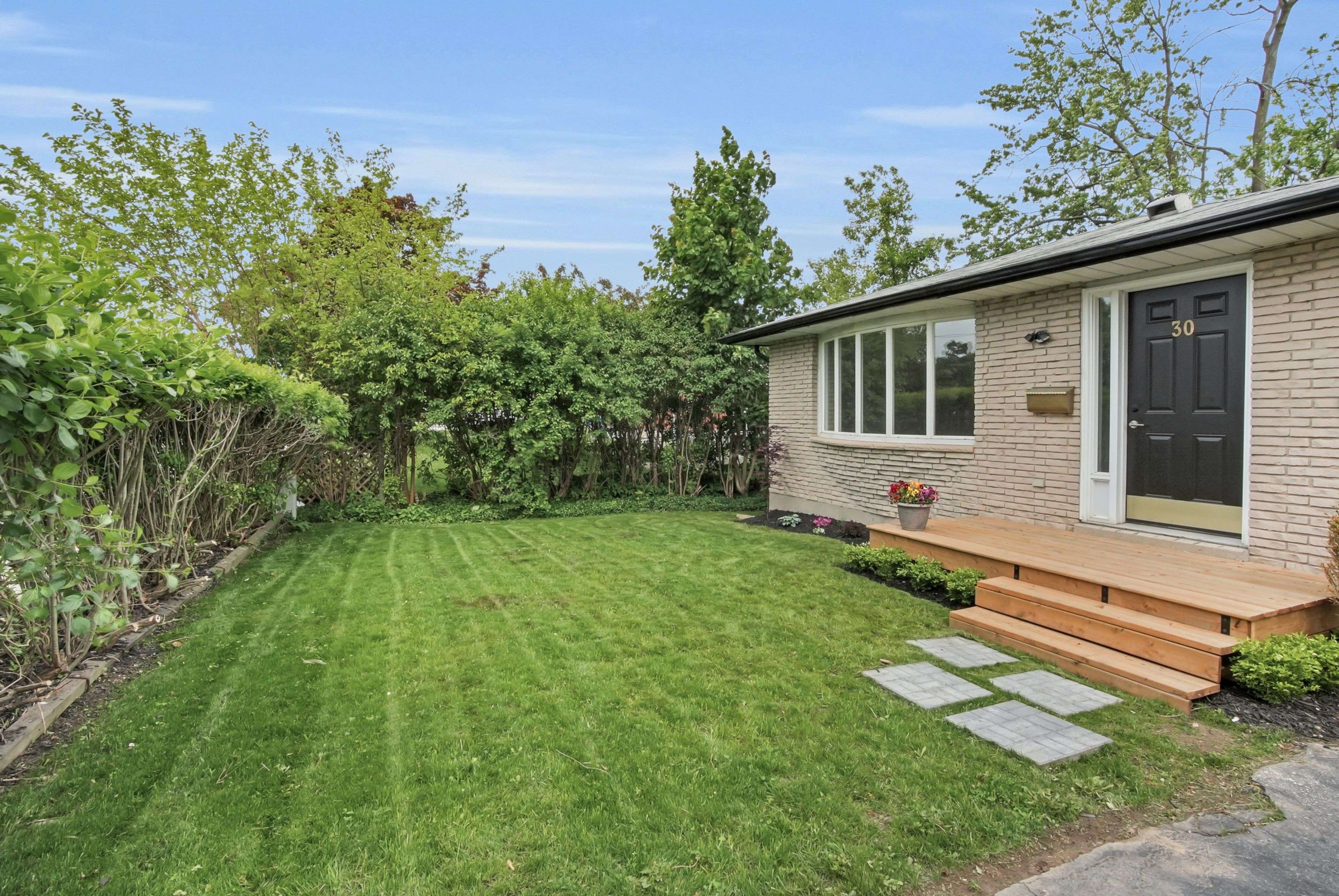 London South, ON N6C 2N5,30 Baseline RD E
