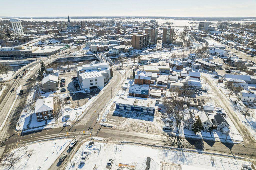 Belleville, ON K8P 3A7,24 North Front ST