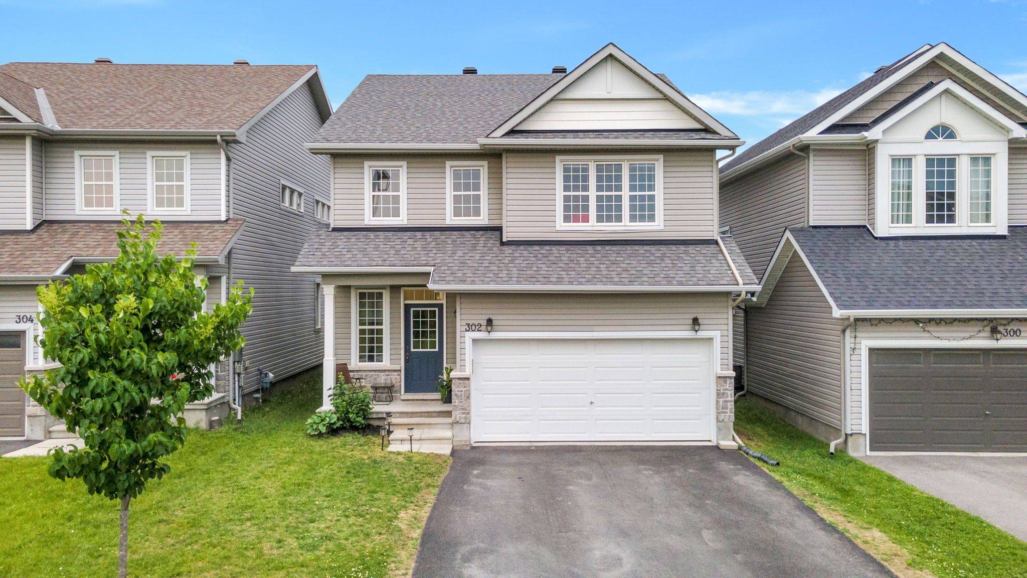 302 Haliburton HTS, Kanata, ON K2S 1S3