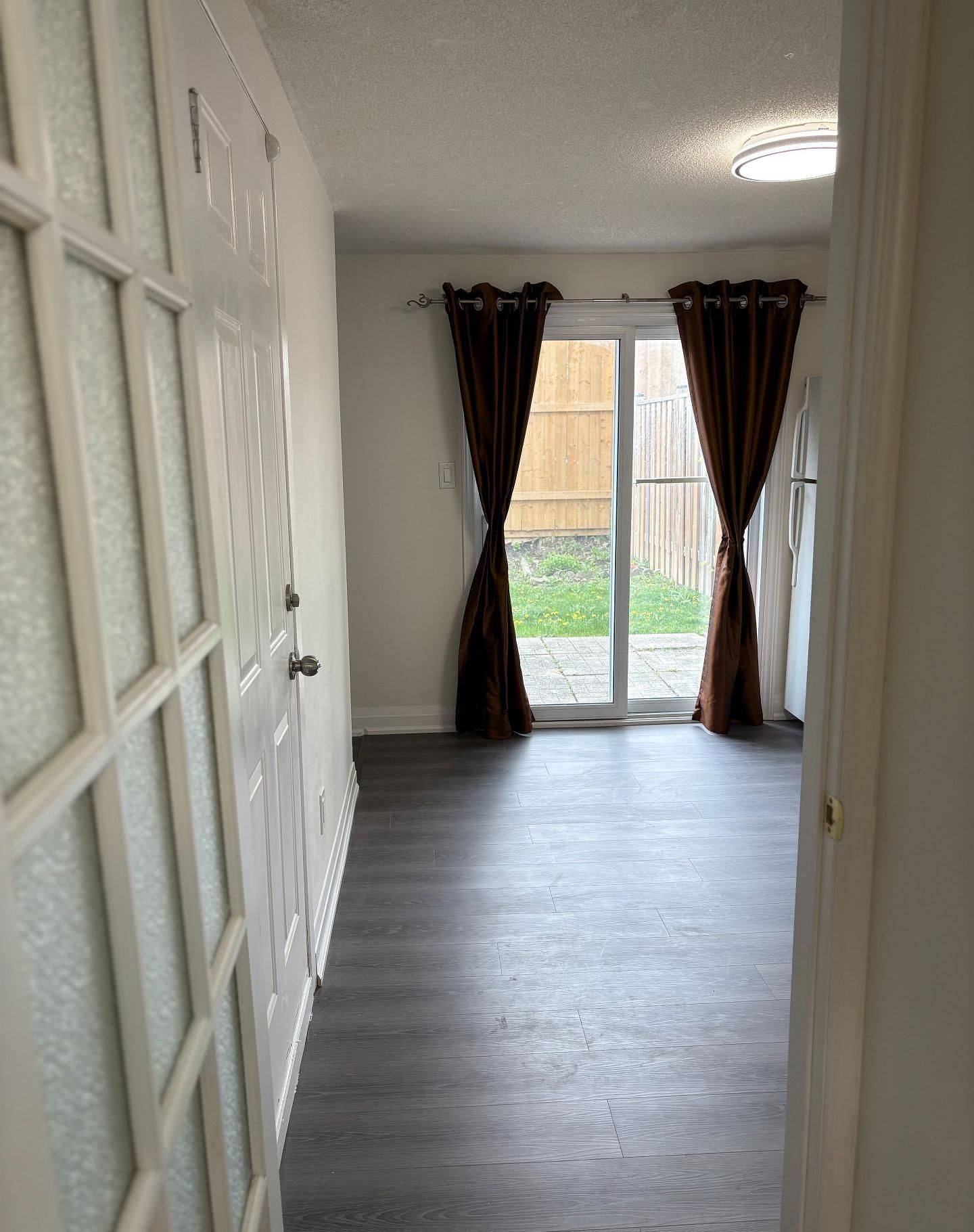 Hamilton, ON L8W 3C7,1255 Upper Gage AVE #14