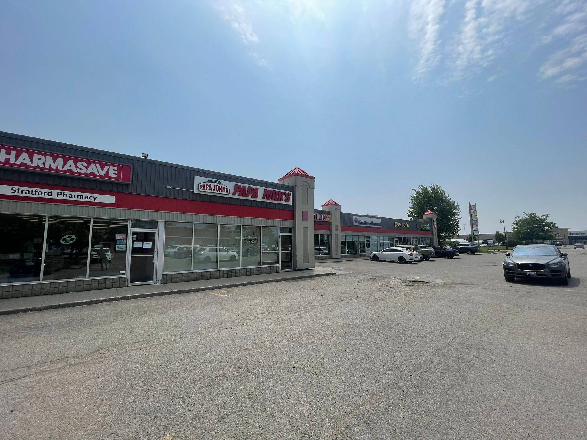 Stratford, ON N5A 6Z3,1060 Ontario ST