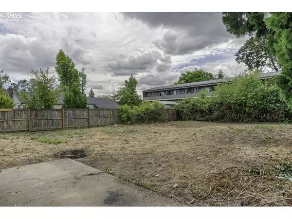 Salem, OR 97301,2635 5TH ST