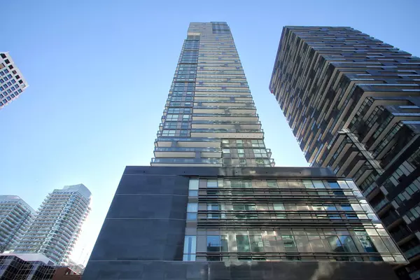 39 Roehampton AVE #2702, Toronto C10, ON M4P 1P9