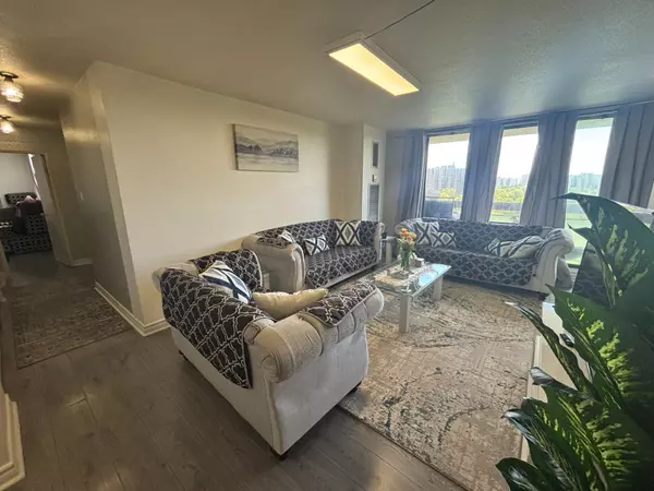 Toronto C15, ON M2J 4S6,260 Seneca Hill DR #1110