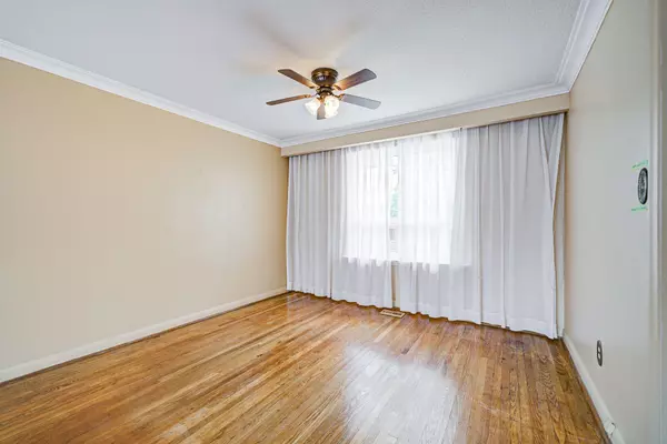 Richmond Hill, ON L4C 1R3,296 Boisdale AVE