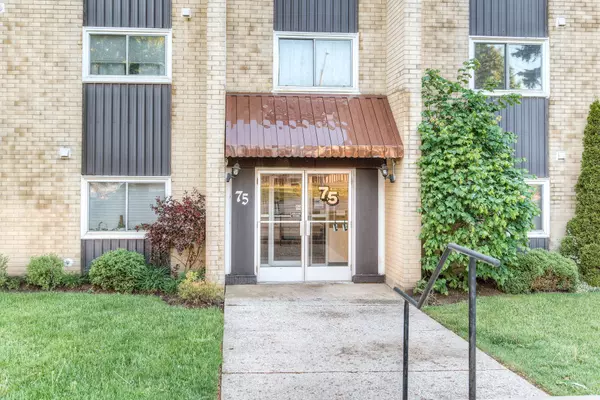 Kitchener, ON N2M 2E2,75 Hazelglen DR #302