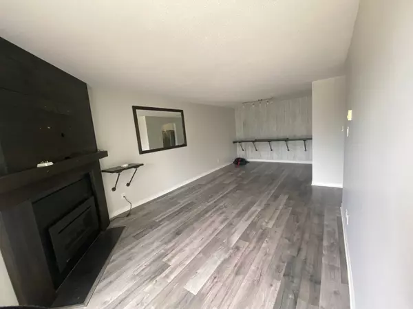 London South, ON N5Z 4X9,737 Deveron CRES #201