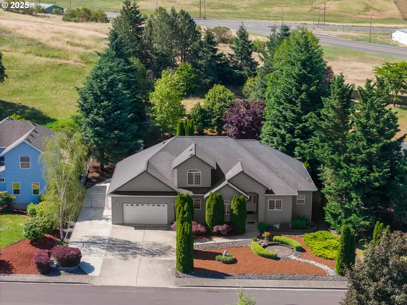 175 PALOMINO AVE, Roseburg, OR 97471
