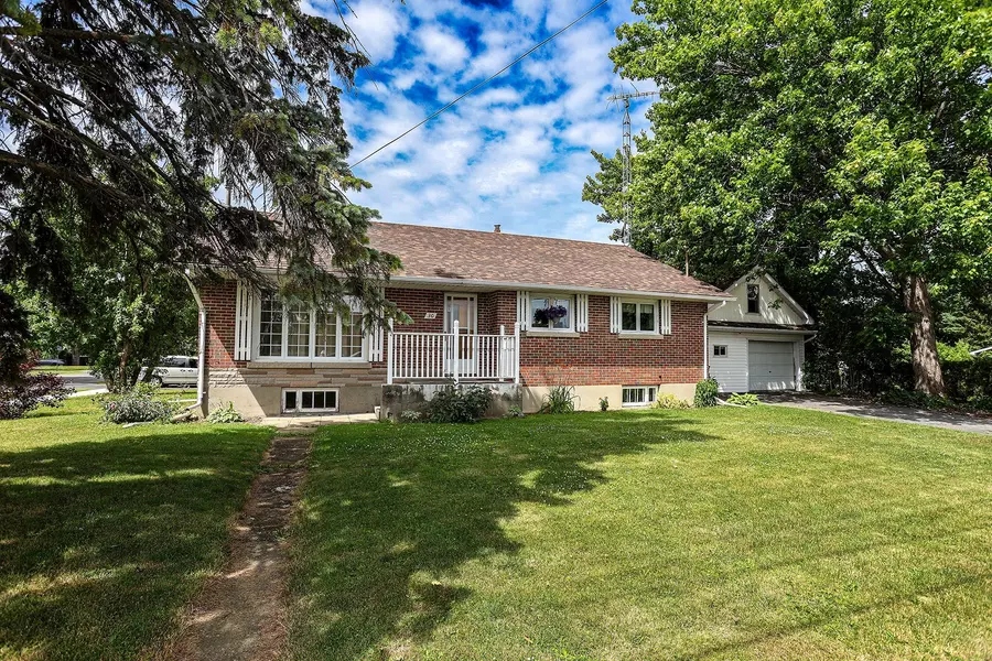30 St.Lawrence ST, South Dundas, ON K0C 1X0