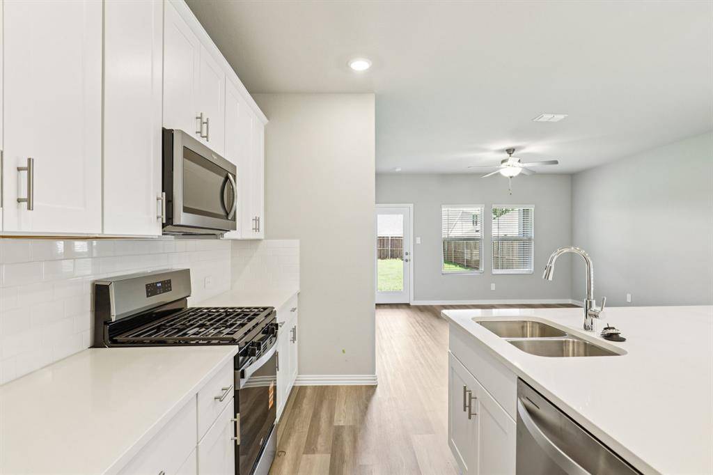 Lavon, TX 75166,921 Dayflower Court