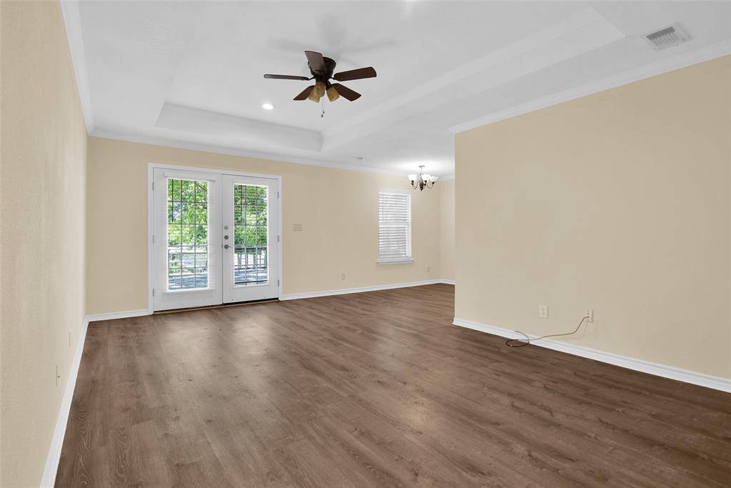 Howe, TX 75459,312 W Young Street