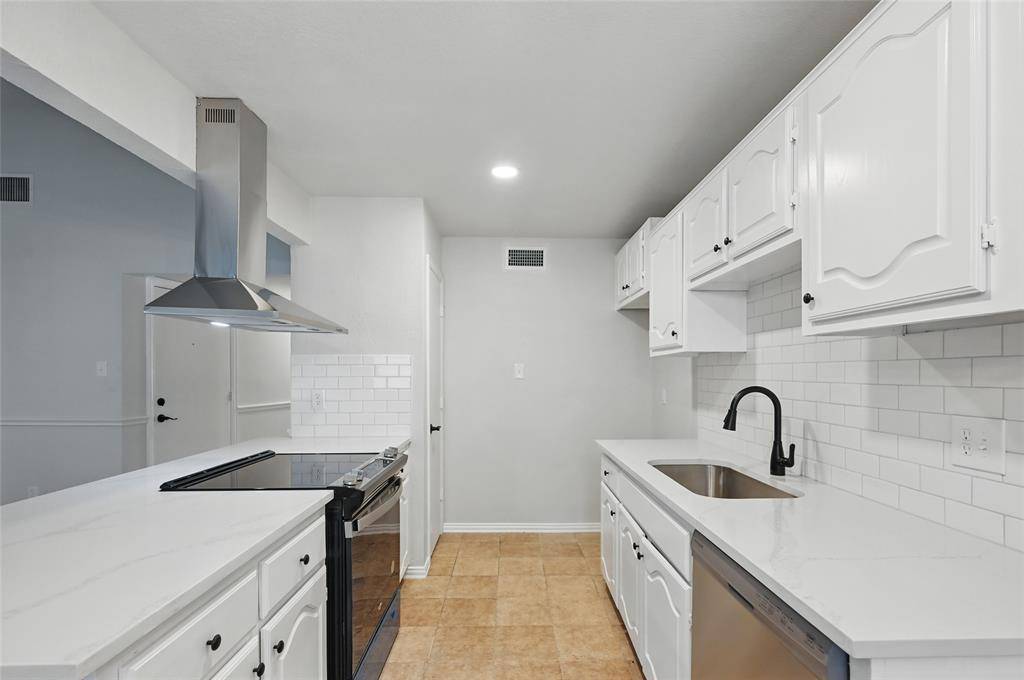 Lancaster, TX 75146,1009 Meadow Creek Drive