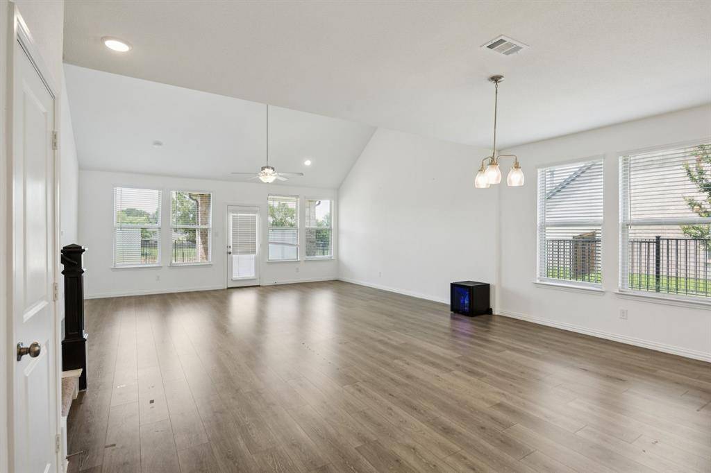 Arlington, TX 76001,2819 Grand Lookout Lane