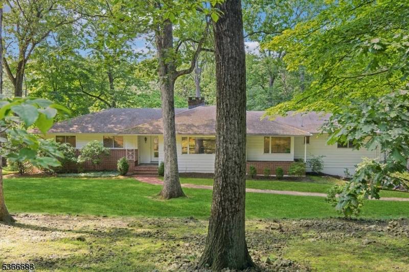 Watchung Boro, NJ 07069,72 Brook Dr