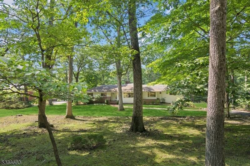 Watchung Boro, NJ 07069,72 Brook Dr