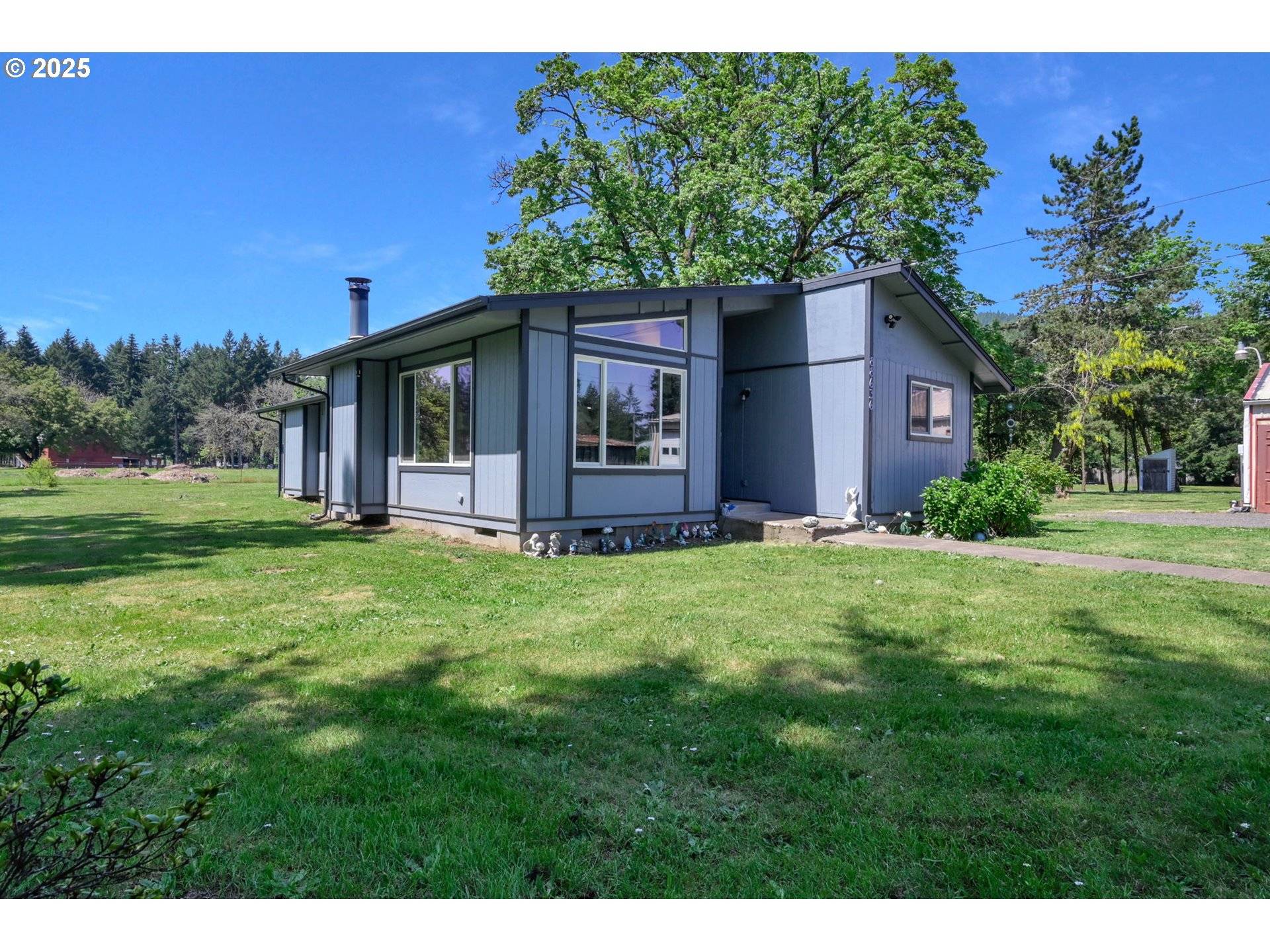 88636 HERITAGE LN, Springfield, OR 97478