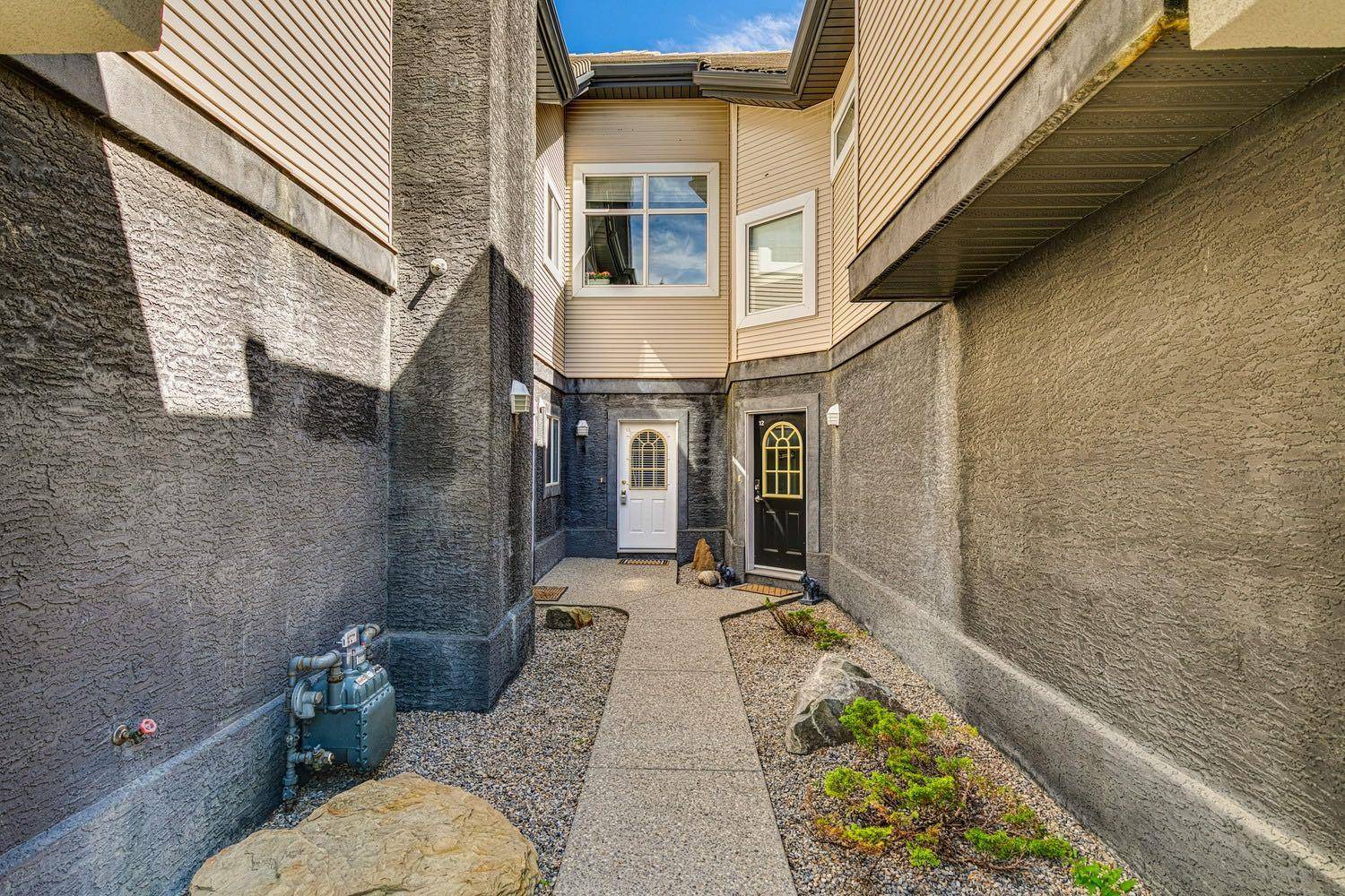 Calgary, AB T3H 3P9,5616 14 AVE Southwest #13