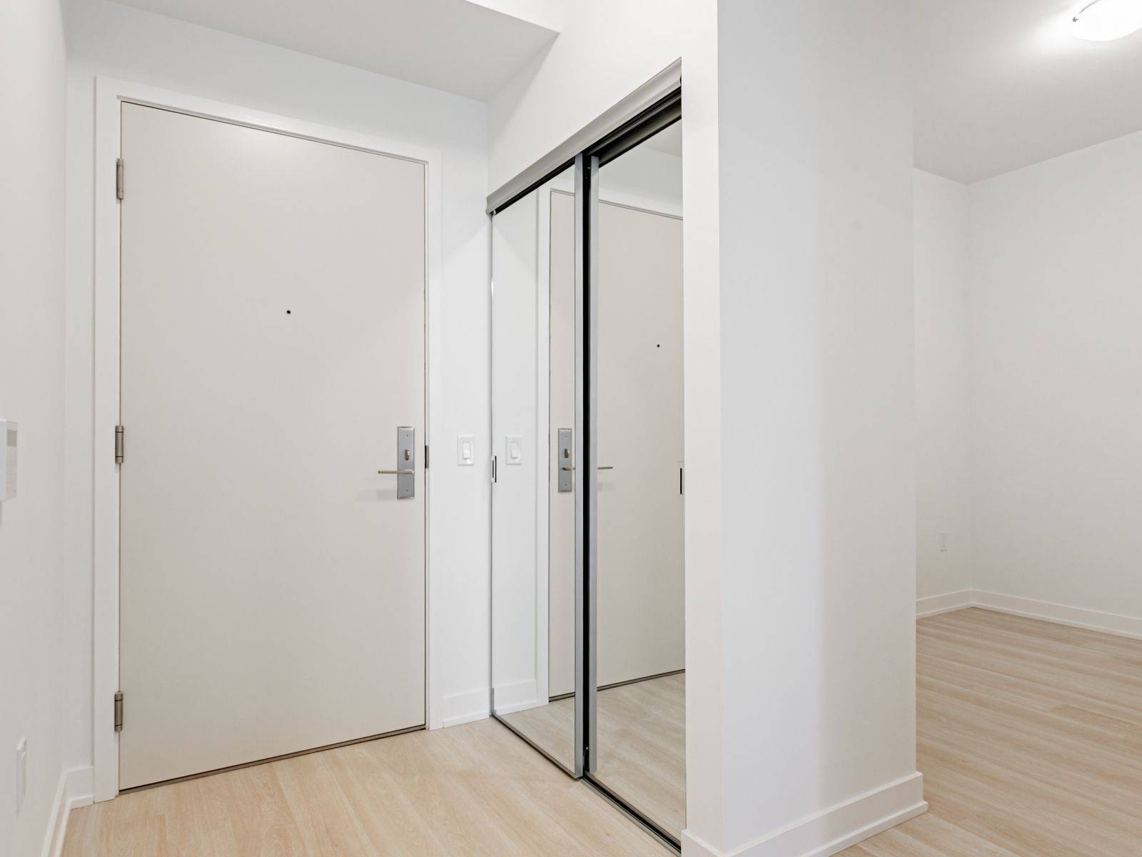 Toronto C08, ON M5A 0Y5,15 Richardson ST #323
