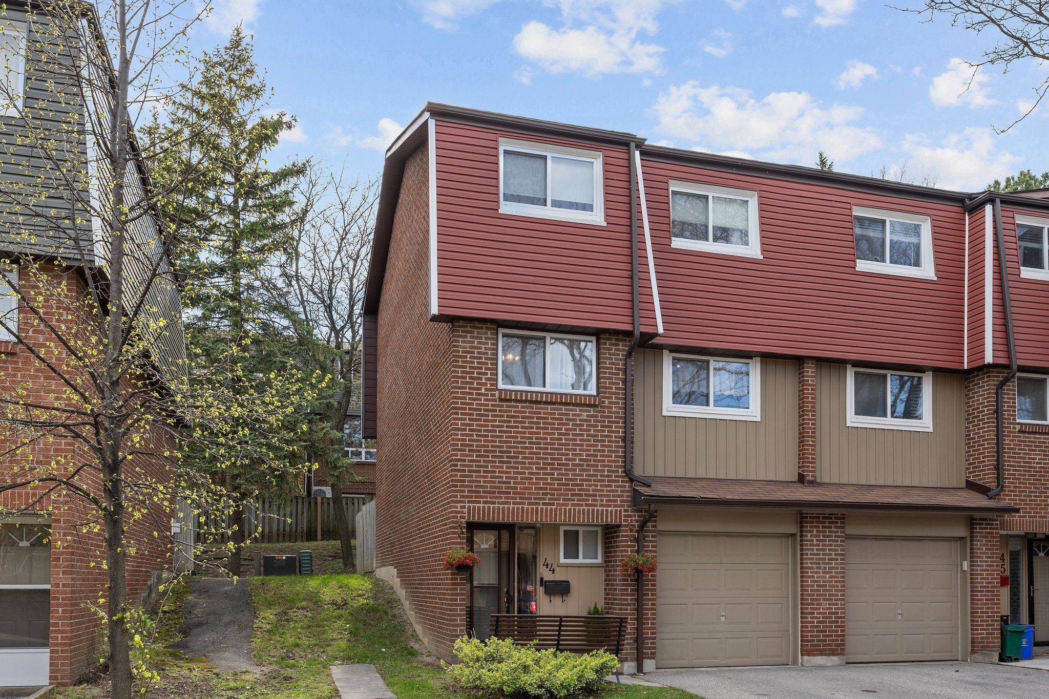 1310 Fieldlight BLVD #44, Pickering, ON L1V 2Y8