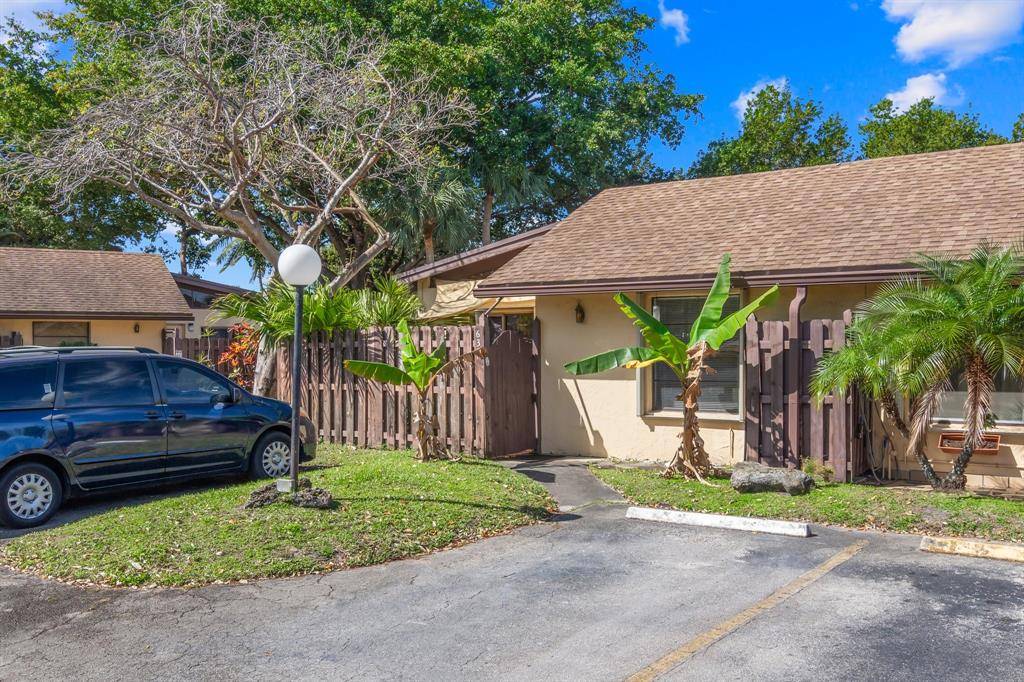 [StreetName, UnitNumber, StreetNumber, StreetDirPrefix], Hollywood, FL 33024