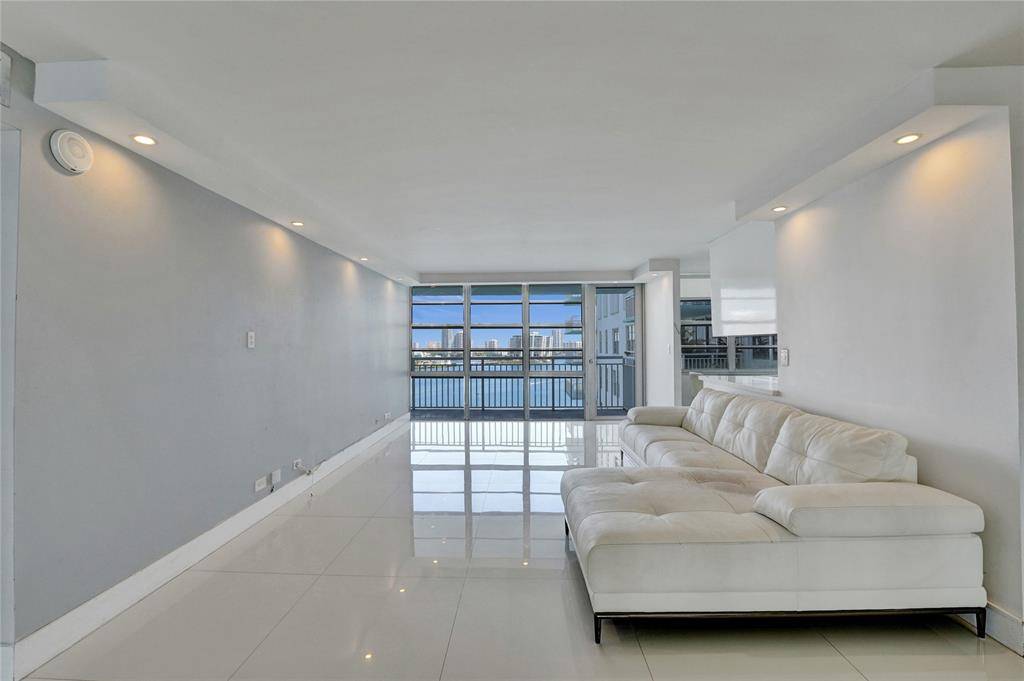 Sunny Isles Beach, FL 33160,[StreetName,UnitNumber,StreetNumber,StreetDirPrefix]