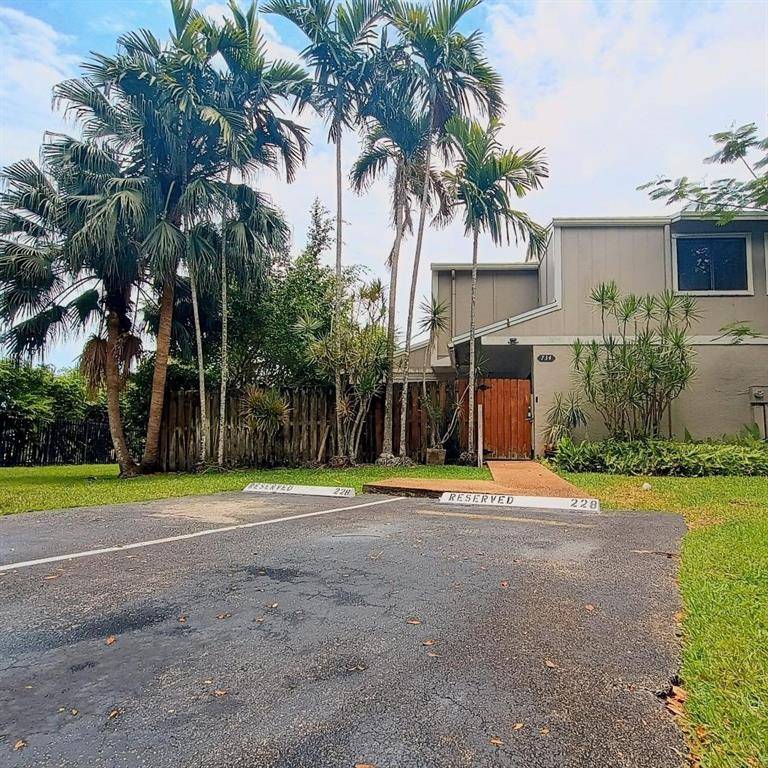 [StreetName, UnitNumber, StreetNumber, StreetDirPrefix], Plantation, FL 33325