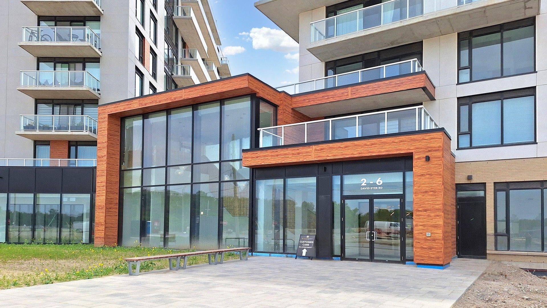 6 David Eyer RD #205, Richmond Hill, ON L4S 0N5