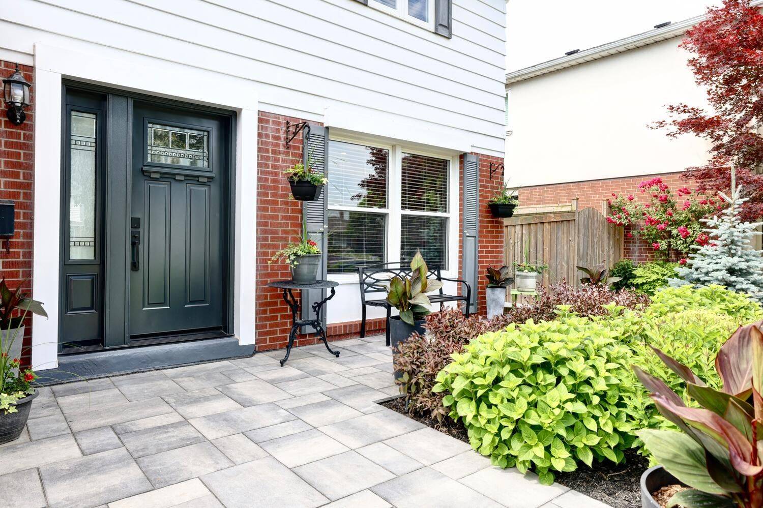 Mississauga, ON L5K 1H6,2574 Homelands DR