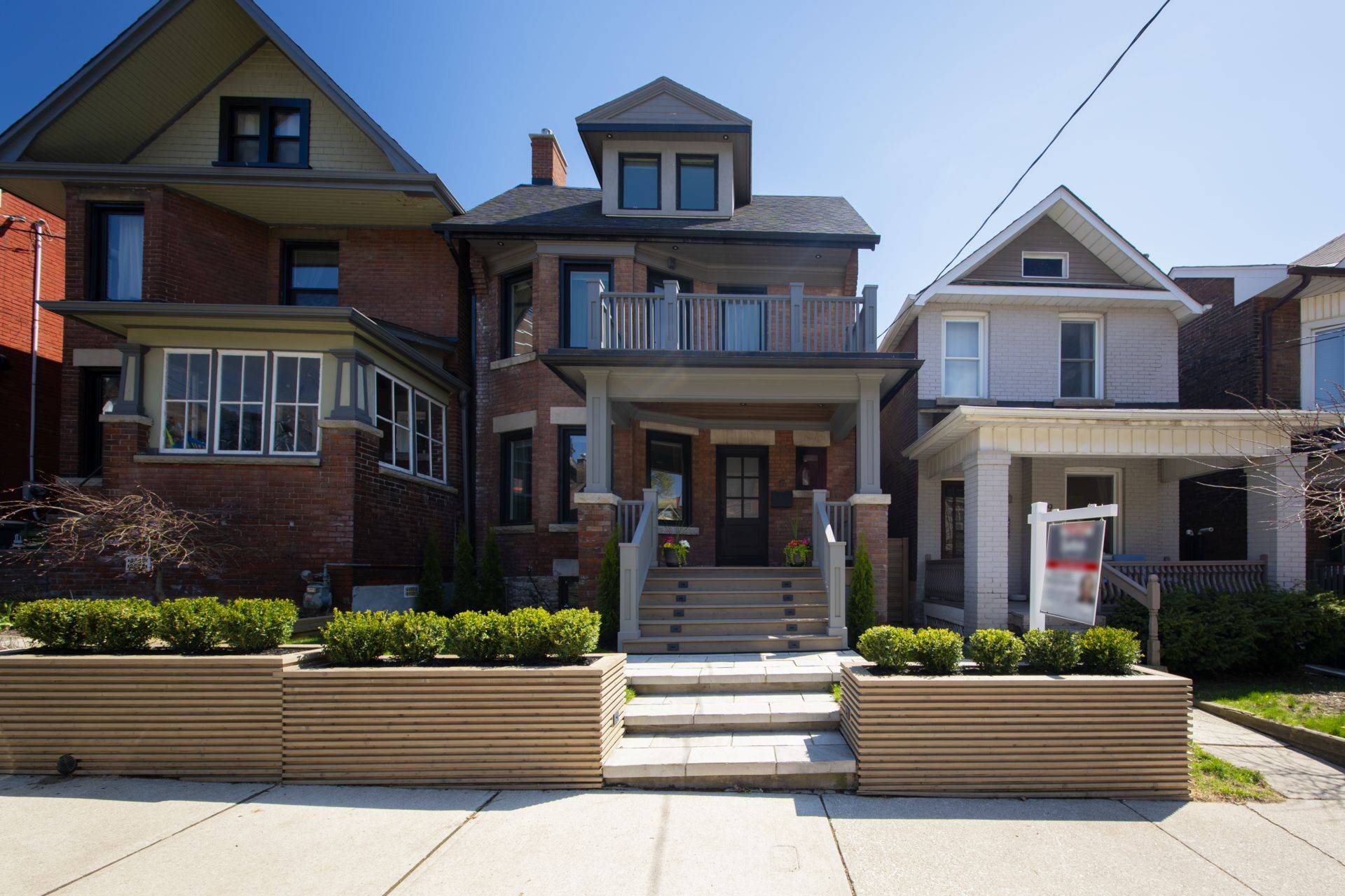 17 Grafton AVE, Toronto W01, ON M6R 1C3