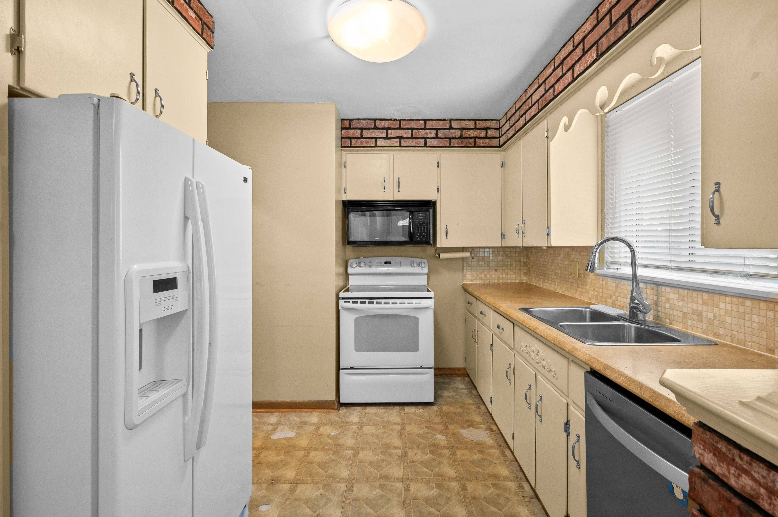 Burlington, ON L7P 1V9,2376 Grenallen DR
