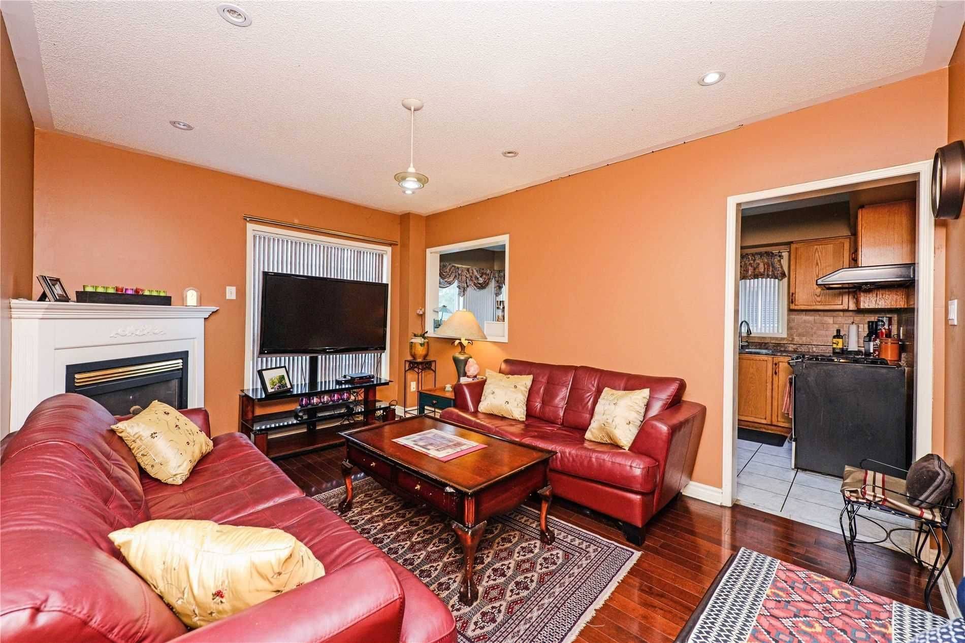 Brampton, ON L6X 4T6,15 Gold Hill RD W