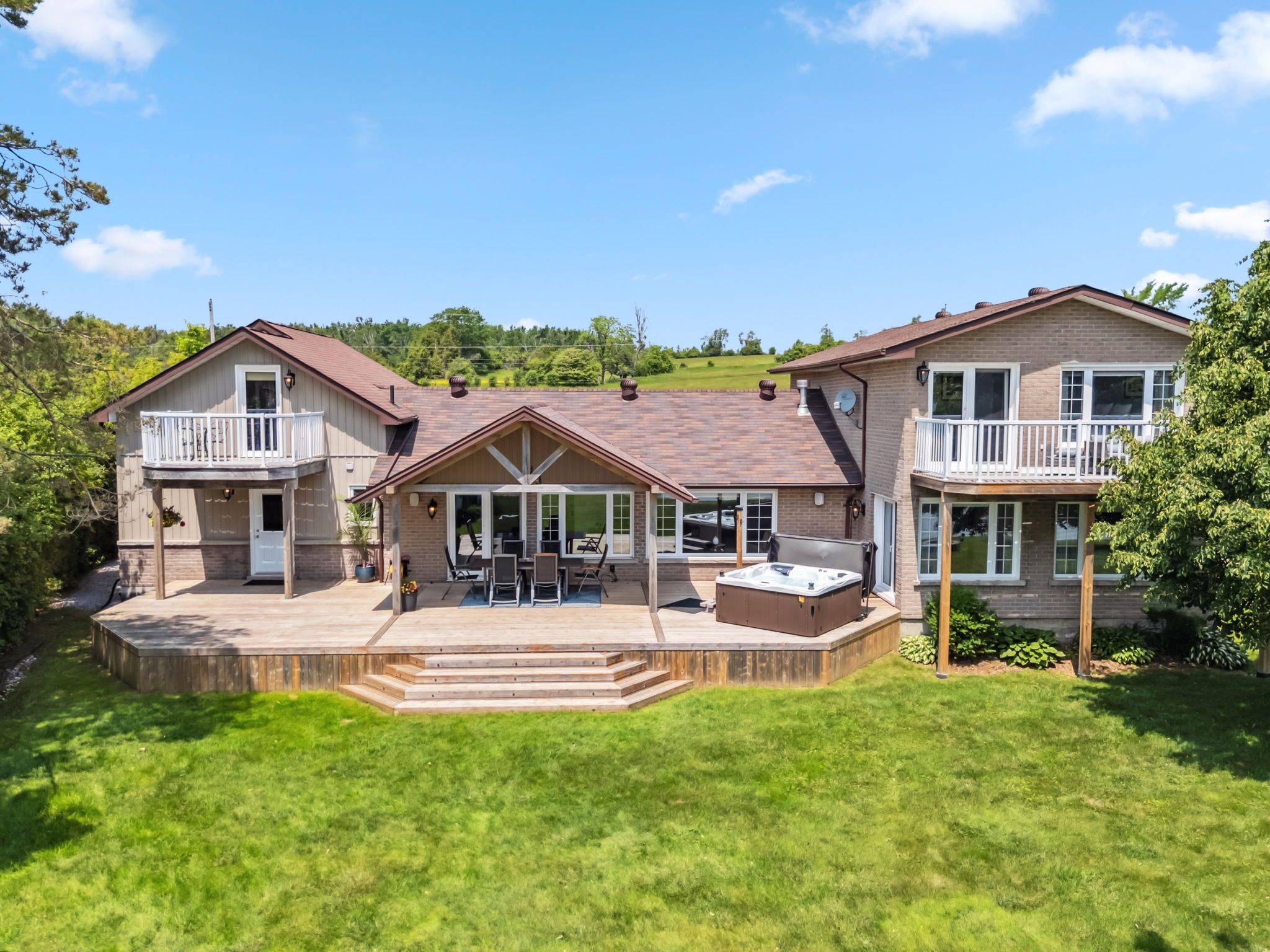 Selwyn, ON K0L 1T0,747 Alexander DR