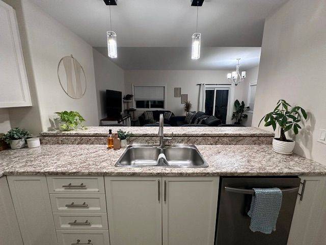 Quinte West, ON K8R 1G3,13 Ledgerock CT