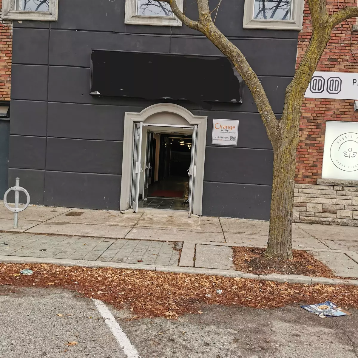 Toronto W06, ON M8W 1M8,3299 lake shore BLVD W #102